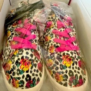 Betsy Johnson by Torrid leopard floral ruched sneakers BNIB size 11.5